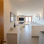 Le Bristol C32 By Interhome